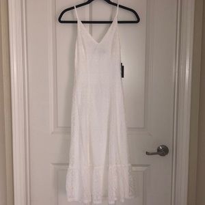NWT Lulu’s white lace dress